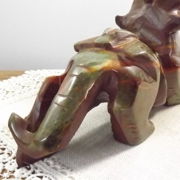 Vintage Carved Jade-like Stone Foo Dog Figure - Picture 8 of 10